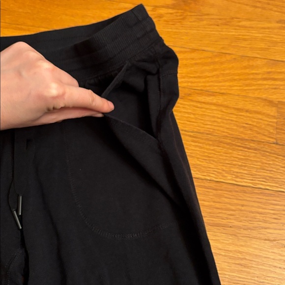 Amazon Essentials Classic Solid Black Heathered Pull-On Jogger Sweatpants Small - Picture 4 of 14